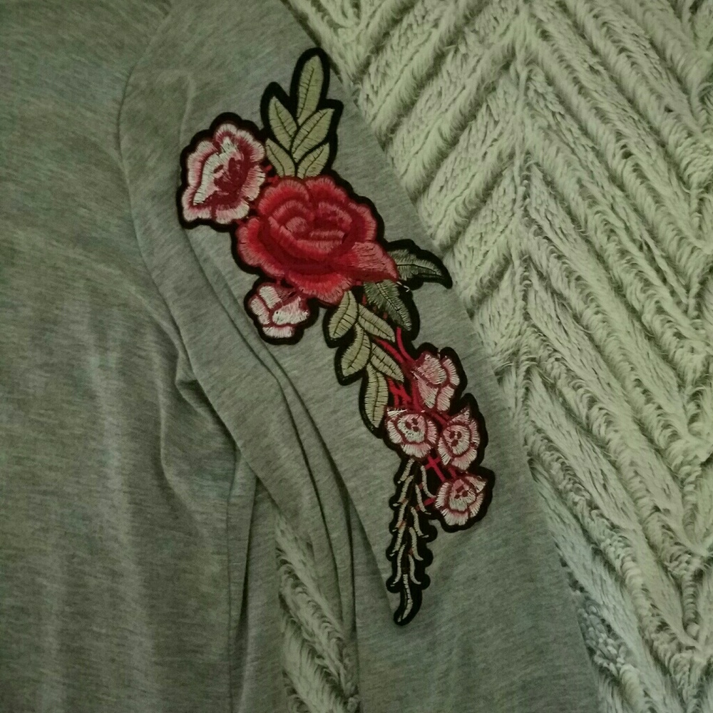 Grey Long Sleeve Tee with Roses - Picture 2 of 5